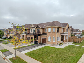 32-46 Kilrea Way in Brampton, ON - Building Photo