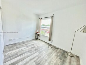 332 Sunshine Dr in Coconut Creek, FL - Building Photo - Building Photo