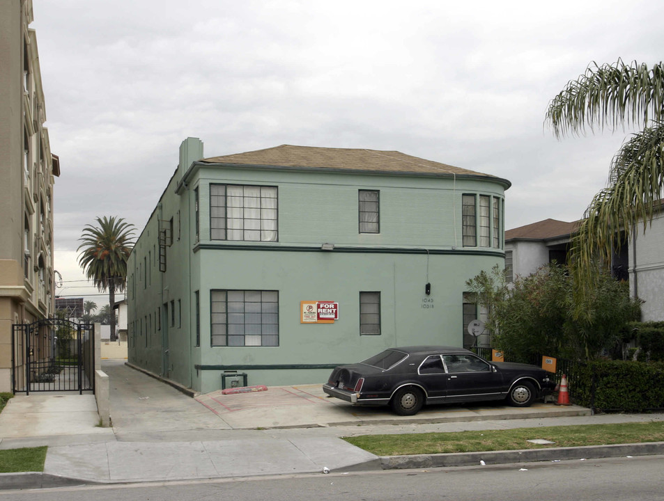 1045 S Norton Ave in Los Angeles, CA - Building Photo