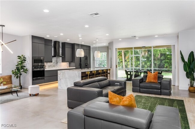 property at 9841 Colonial Walk S