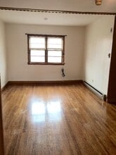 37 Arlington St, Unit 1 in Woburn, MA - Foto de edificio - Building Photo