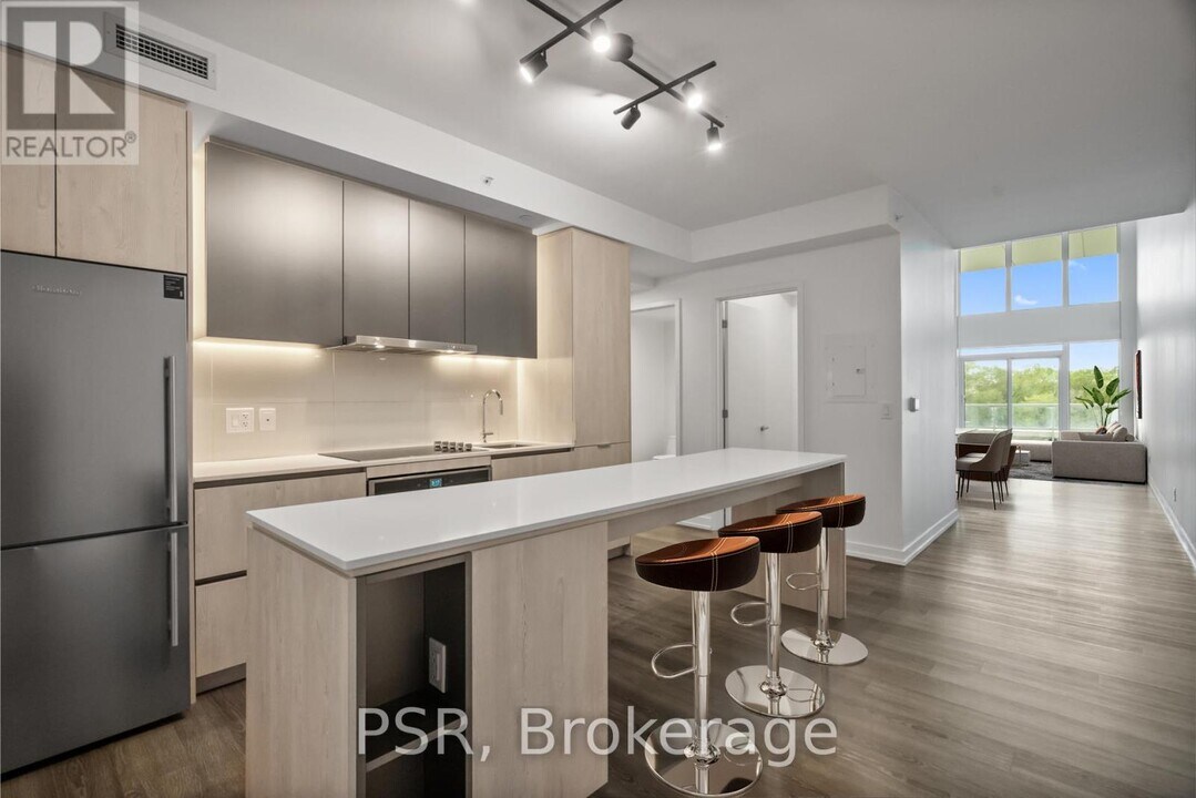 11 Ordnance St in Toronto, ON - Building Photo