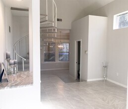 5515 Strack Rd in Houston, TX - Foto de edificio - Building Photo