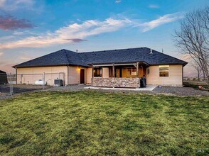 28091 Harvey Rd in Caldwell, ID - Building Photo - Building Photo