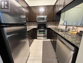 70-170 Absolute Ave in Mississauga, ON - Building Photo - Building Photo
