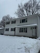 8217 Park State Dr, Unit 101 in Fort Wayne, IN - Building Photo