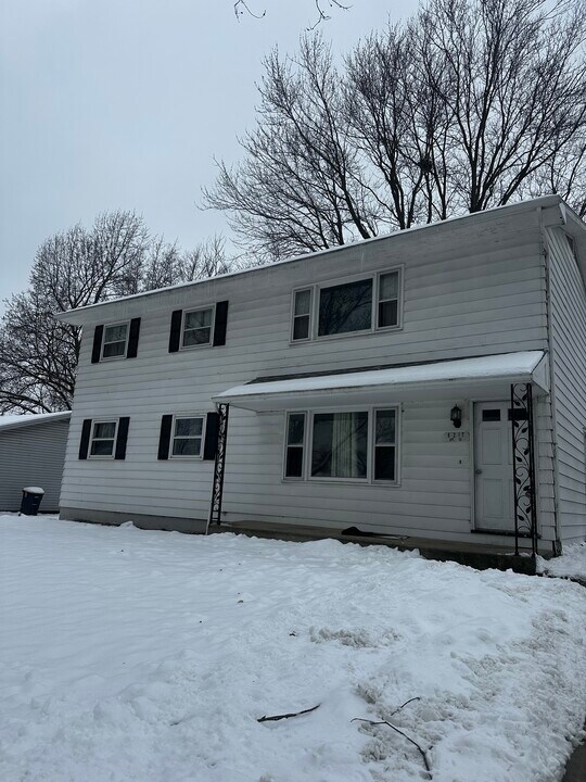 8217 Park State Dr, Unit 101 in Fort Wayne, IN - Building Photo