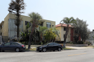 338 S Oxford Ave in Los Angeles, CA - Foto de edificio - Building Photo