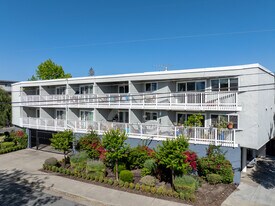 467 Clinton St in Redwood City, CA - Building Photo