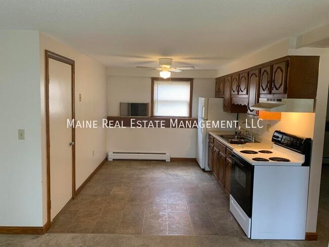 385 Pine St in Bangor, ME - Building Photo - Building Photo