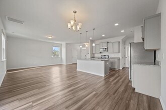 800 Lenox Dr in Holly Ridge, NC - Building Photo - Building Photo