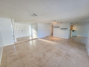 7741 Treasure Pointe Dr in Port Richey, FL - Building Photo - Building Photo