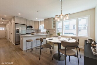 7026 W Diversey Ave, Unit 2 in Chicago, IL - Building Photo - Building Photo
