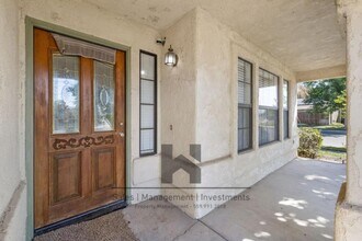 1796 Pyramid Ave in Tulare, CA - Building Photo - Building Photo