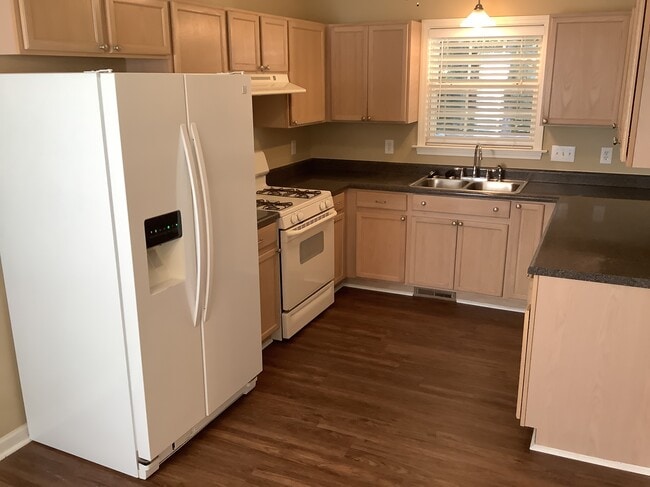 505 Hidden Cellars Dr in Holly Springs, NC - Building Photo - Building Photo