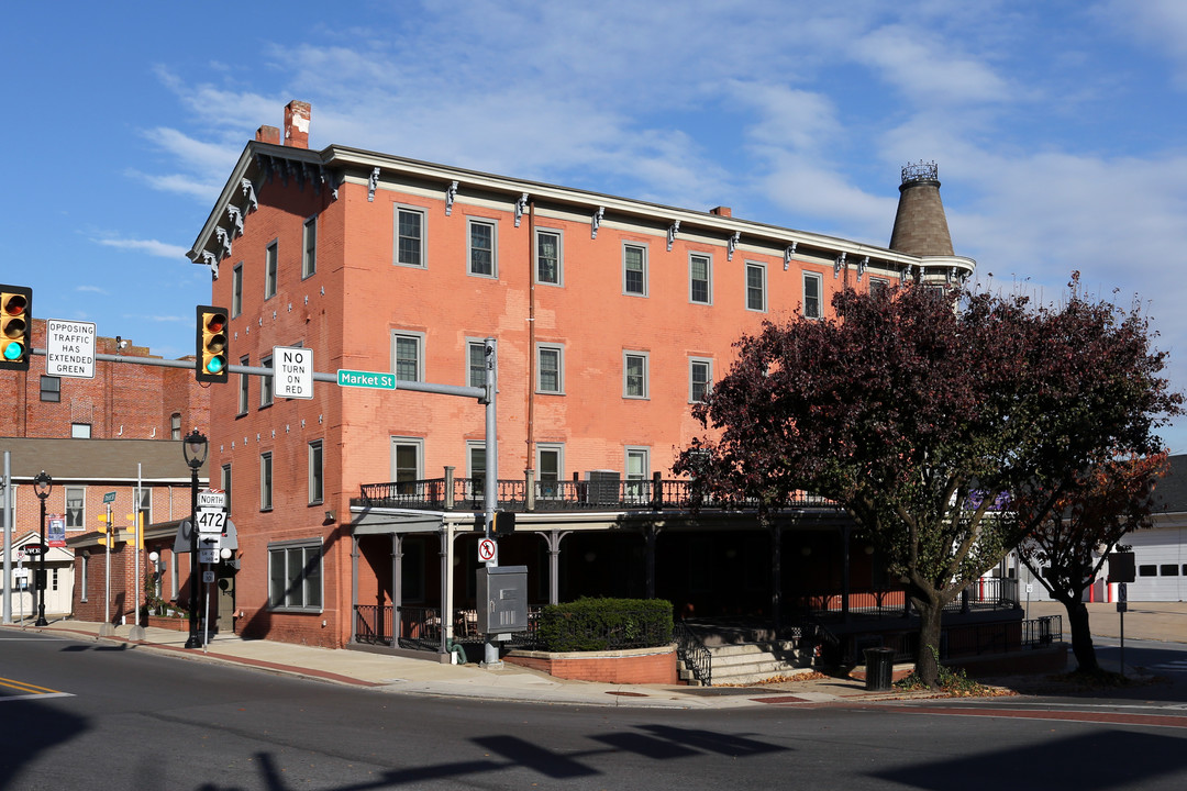 The Oxford Hotel in Oxford, PA - Foto de edificio