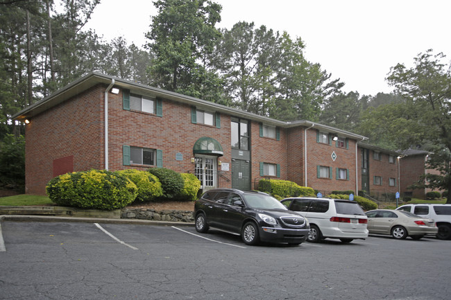 Valley Oaks Apartments in Atlanta, GA - Building Photo - Primary Photo