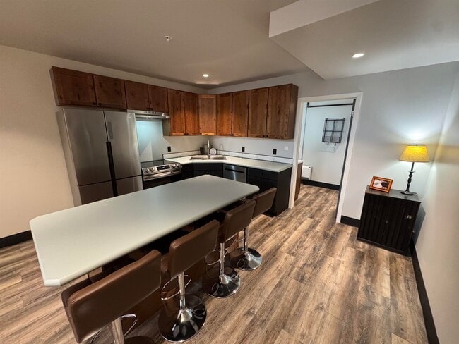 property at 824 W 8th St