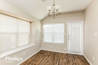 5829 Parkview Hills Ln in Fort Worth, TX - Foto de edificio - Building Photo