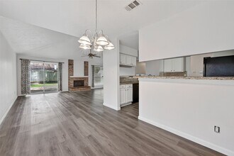 22022 Kenlake Dr in Katy, TX - Building Photo - Building Photo