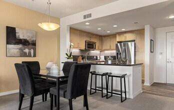 931 E Walnut St in Pasadena, CA - Building Photo - Building Photo