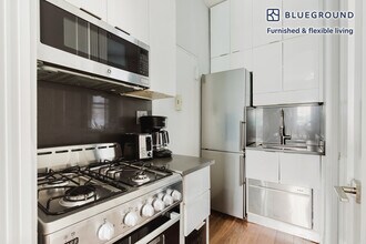 51 Leroy St in New York, NY - Building Photo - Building Photo