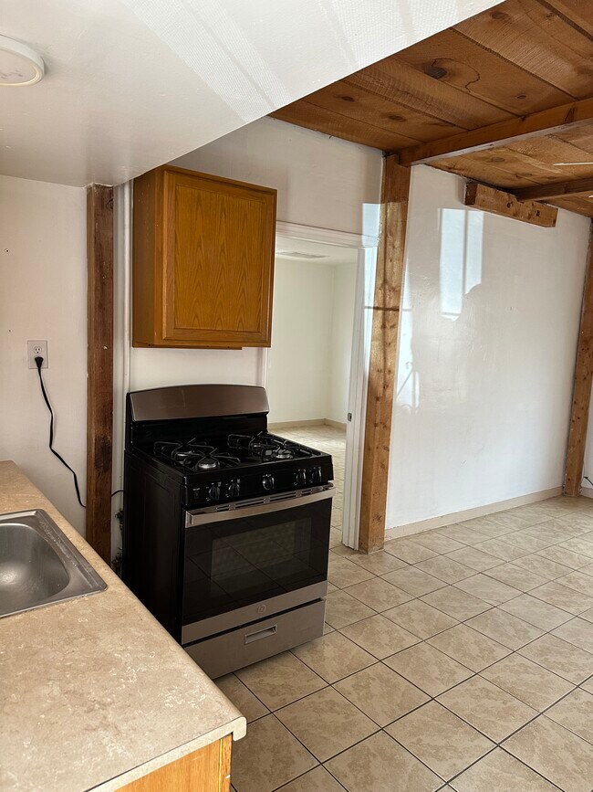 205 Stanford Dr SE, Unit 2B in Albuquerque, NM - Building Photo - Building Photo