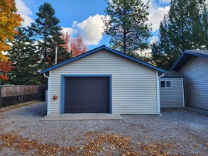 1215 Hillcrest Dr in Polson, MT - Building Photo - Building Photo