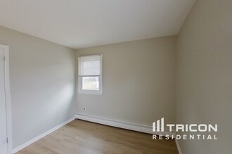 4748 Magnolia Ave in Feasterville-Trevose, PA - Building Photo - Building Photo