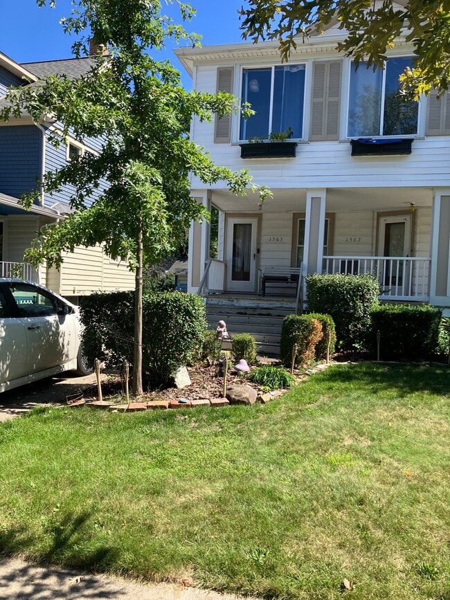 1567 Woodward Ave in Lakewood, OH - Foto de edificio - Building Photo