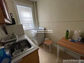 197 Kelton St, Unit Kelton street in Boston, MA - Foto de edificio - Building Photo