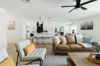 6914 E Cypress St in Scottsdale, AZ - Foto de edificio - Building Photo