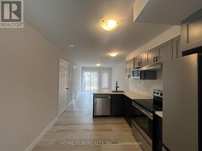 87 Queen Mary St in Ottawa, ON - Building Photo - Building Photo