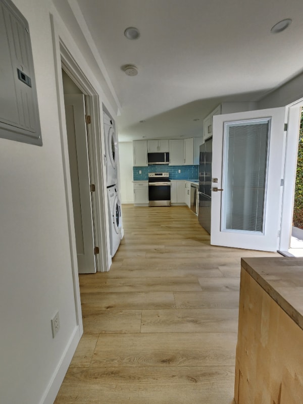 2407 Abbot Kinney Blvd in Los Angeles, CA - Foto de edificio - Building Photo