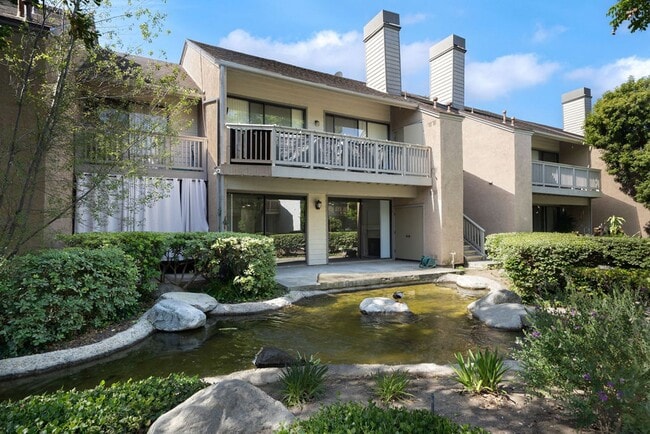 10561 Lakeside Dr S in Garden Grove, CA - Building Photo - Building Photo