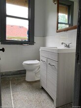2286 W Philadelphia St in Detroit, MI - Building Photo - Building Photo