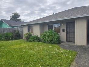 3651 E St in Eureka, CA - Building Photo - Building Photo