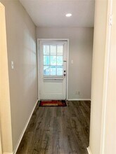 8281 Kingsbrook Rd in Houston, TX - Building Photo - Building Photo