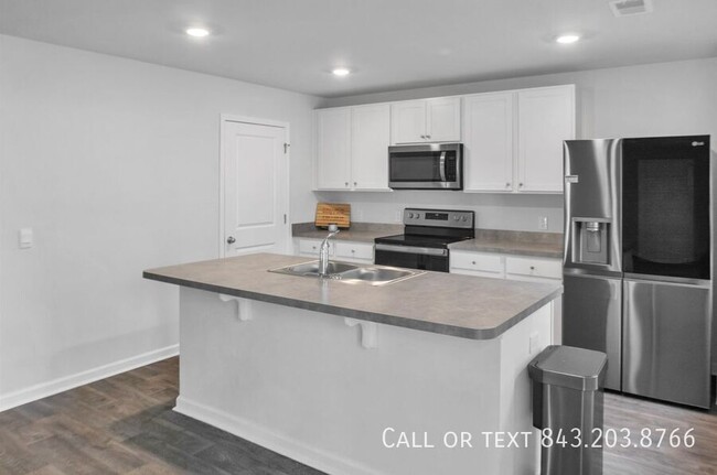 522 Shady Maple St in Moncks Corner, SC - Building Photo - Building Photo