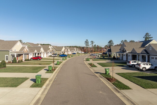 Fiddler's Crossing in Gloucester, VA - Building Photo - Building Photo