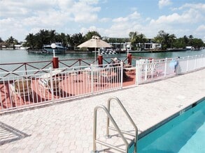 4740 Pine Tree Dr in Miami Beach, FL - Building Photo - Building Photo