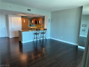 222 E Karen Ave in Las Vegas, NV - Building Photo - Building Photo