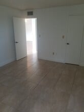 9150 Fontainebleau Blvd, Unit 307 in Miami, FL - Building Photo - Building Photo