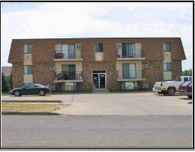 2712 E Rosser Ave in Bismarck, ND - Foto de edificio - Building Photo