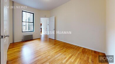 201-205-205 W 11th St in New York, NY - Foto de edificio - Building Photo
