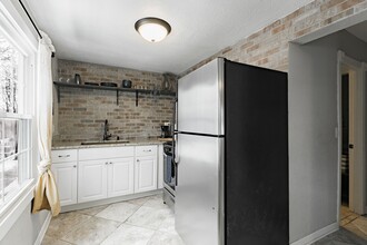 1541 Charles Ave in St. Paul, MN - Foto de edificio - Building Photo