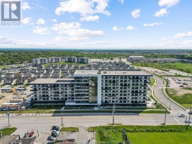 property at 1624 Lauzon Pkwy