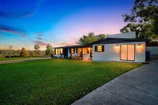 63 Lake Hunter Dr in Lakeland, FL - Building Photo