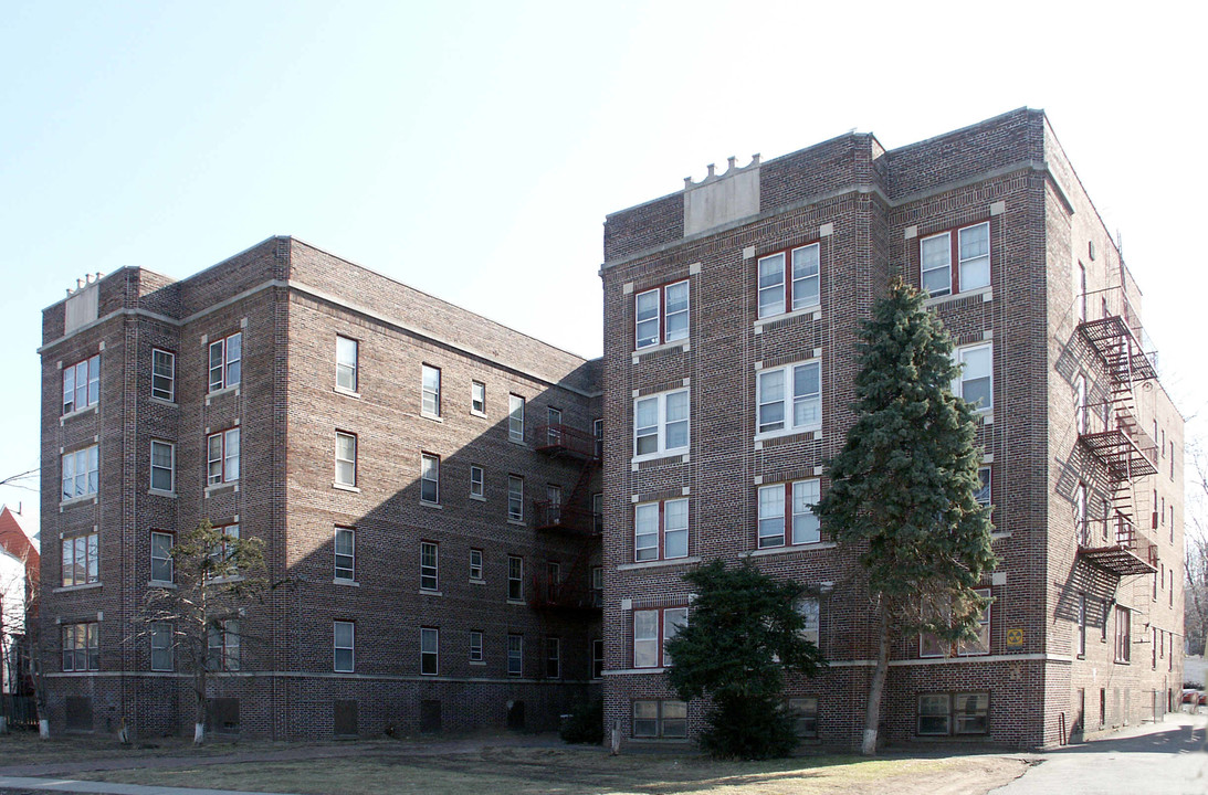 120 N Oraton Pkwy in East Orange, NJ - Foto de edificio