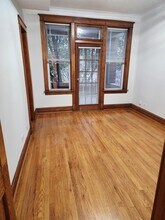 823 N Hoyne Ave, Unit Apartment 2 in Chicago, IL - Building Photo - Building Photo